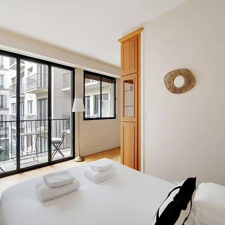 Haven Of Peace With Balcony Near Etoile Porte Maillot * Paris