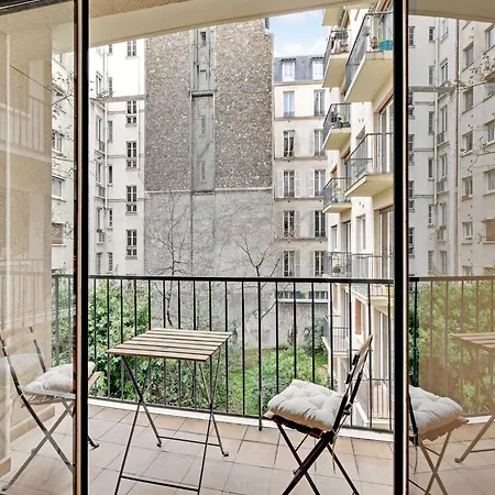 Haven Of Peace With Balcony Near Etoile Porte Maillot *