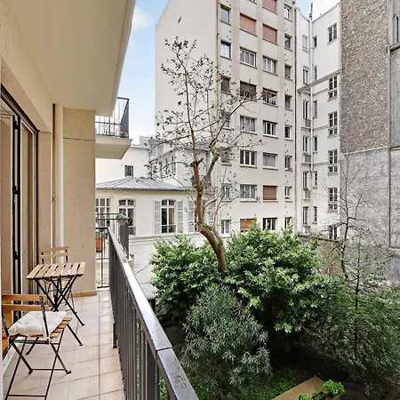 Haven Of Peace With Balcony Near Etoile Porte Maillot Paris